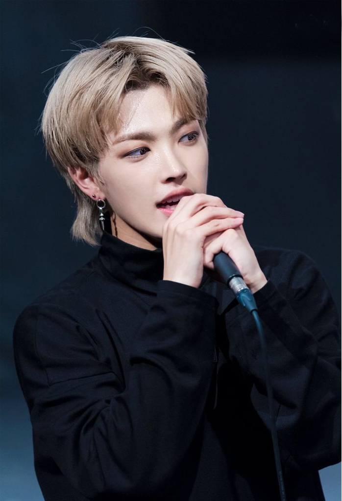 Hongjoong from Ateez biography